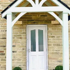 Marina Apartment Bradford (West Yorkshire)