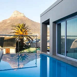 On Slopes Of Geneva Drive Villa Cape Town